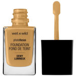Imagen de Base Liquida Wet N Wild Photofocus Dewy Caramel N°1530